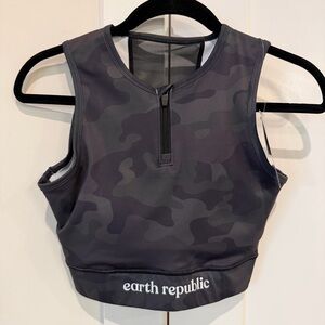 Earth Republic Sports Bra The Axelle in Black Camouflage Size Small NWT's